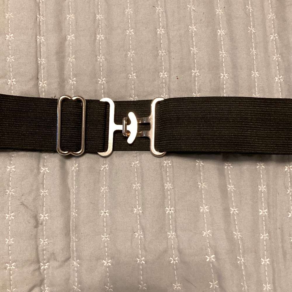 1.5 in black elastic belt for equestrians